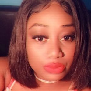 Meet your Posher, Simone